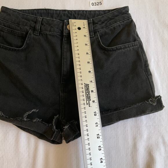 Reclaimed Vintage Women Summer Jean Shorts, size 28, Black - Picture 3 of 11